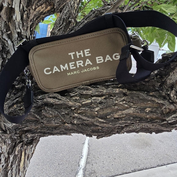 Marc Jacobs Black Camera Bag In EUC - Picture 1 of 5